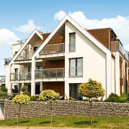 2 Bedroom Front In