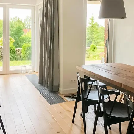 Gorgeous Apartment In Rydzewo With Lake View *