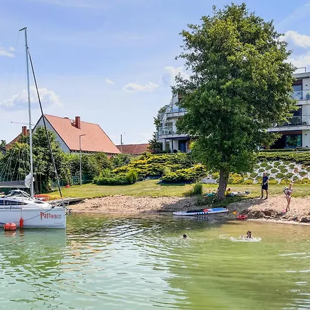Gorgeous Apartment In Rydzewo With Lake View ريدزيفو
